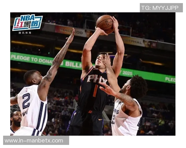 布克赞马卢阿奇表现出色积极拼搏与身体对抗令人印象深刻